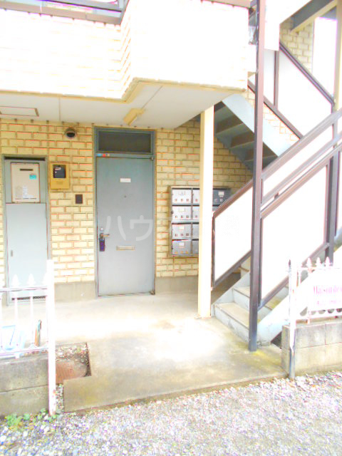 19/27 エントランス