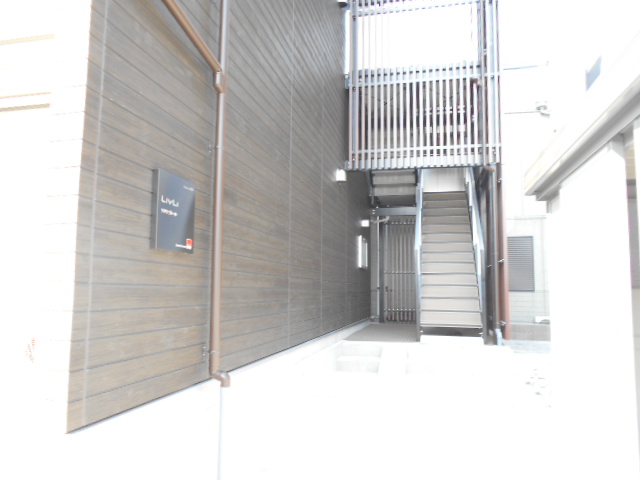 22/30 エントランス