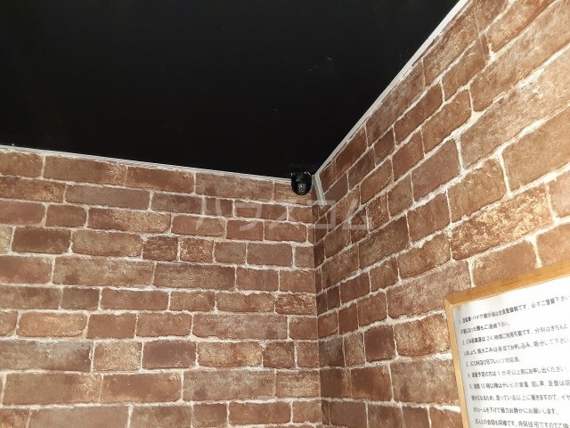 23/30 エントランス