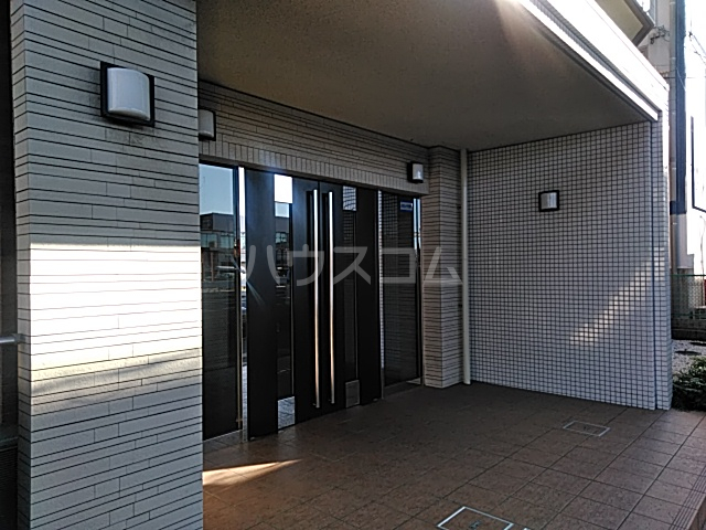 22/30 エントランス