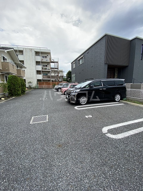 25/30 駐車場