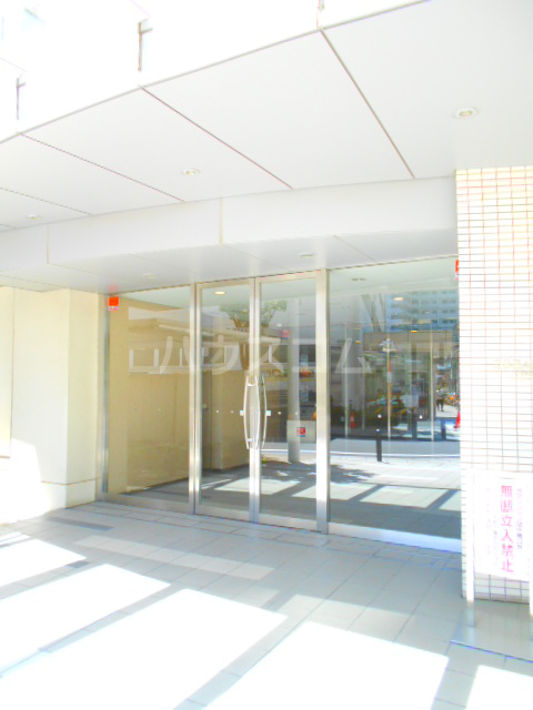 2/3 エントランス