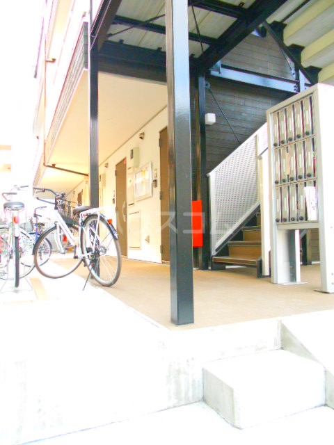 22/25 エントランス