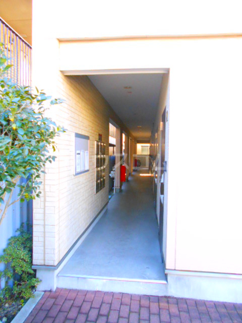 25/30 エントランス