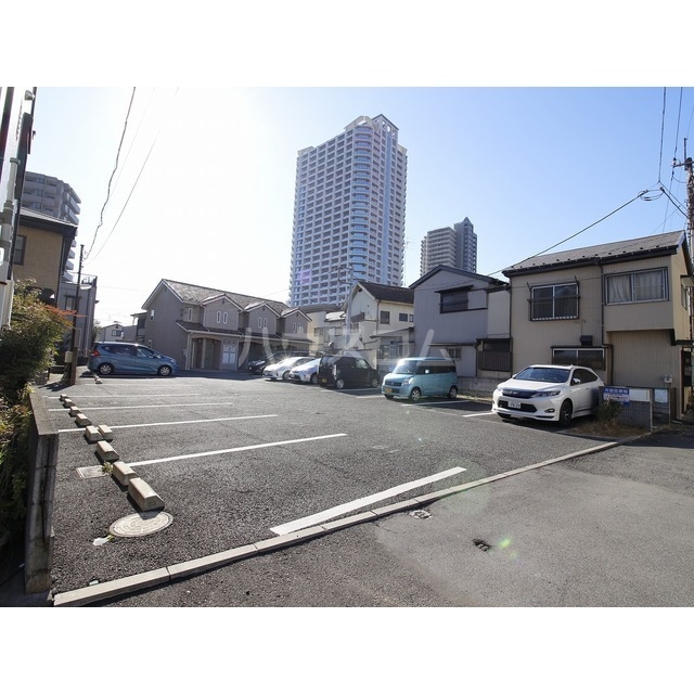 20/28 駐車場