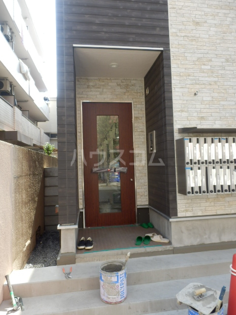 20/30 エントランス