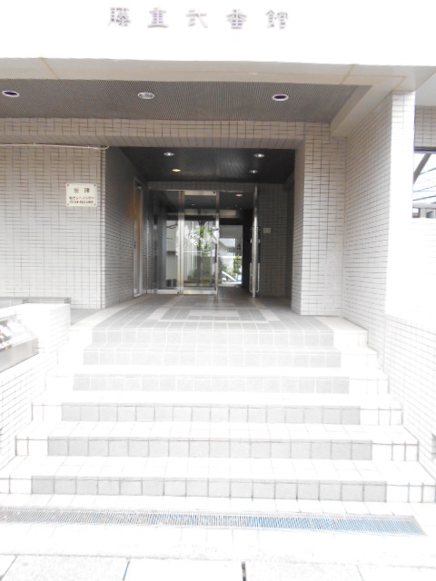 20/30 エントランス