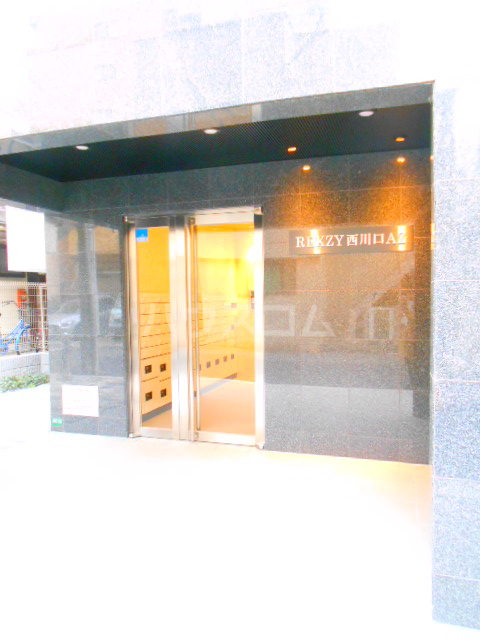 24/30 エントランス