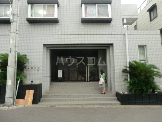 14/18 エントランス