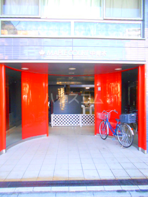 24/28 エントランス