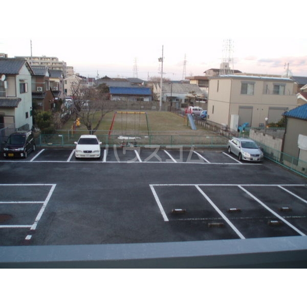 3/10 駐車場