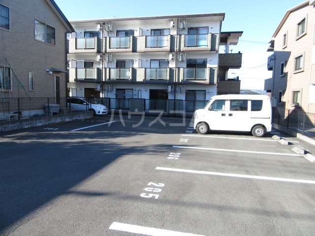23/30 駐車場