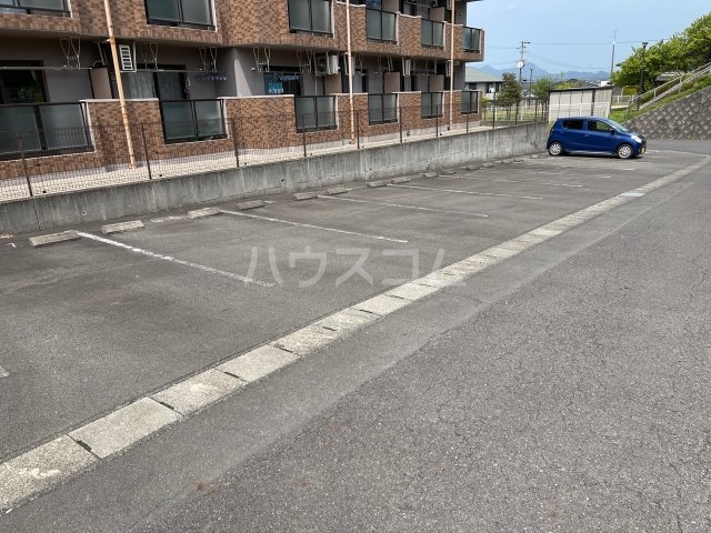 25/30 駐車場