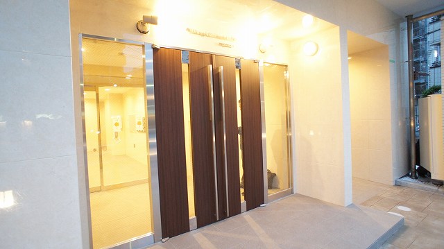 26/30 エントランス