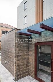 13/18 エントランス