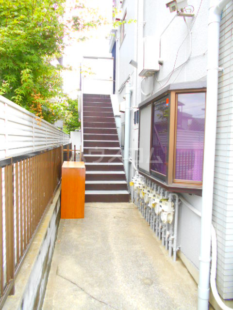 20/23 エントランス