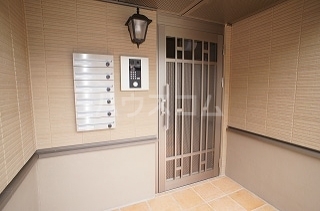 18/26 エントランス