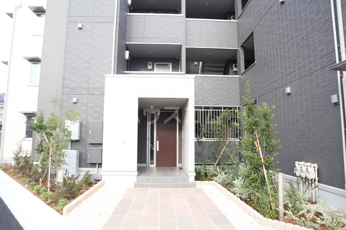 21/28 エントランス