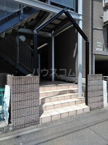 22/29 エントランス