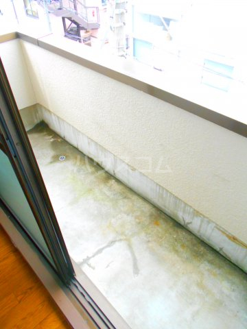 18/27 バルコニー