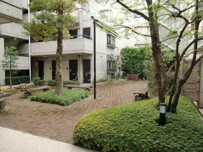 14/23 エントランス