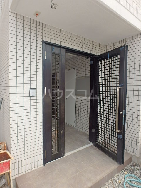 22/30 エントランス