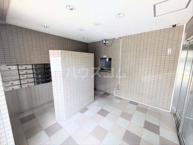 22/30 エントランス