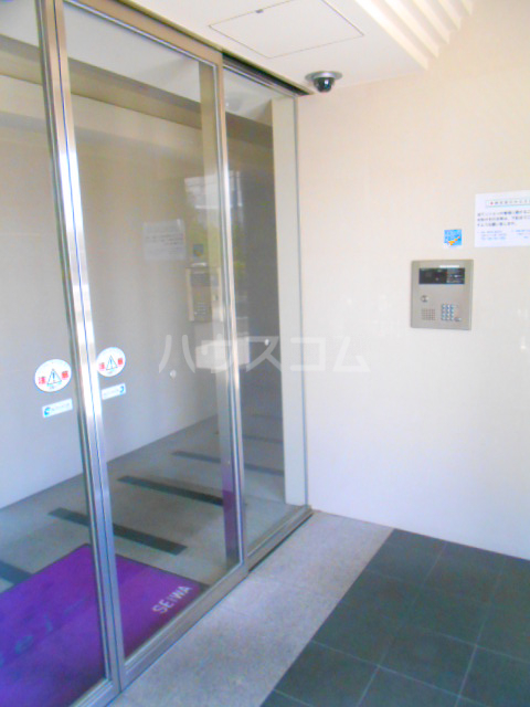 28/30 エントランス