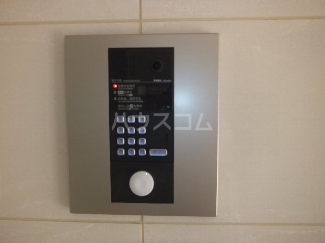 26/30 エントランス