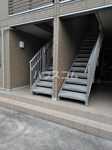 14/23 エントランス