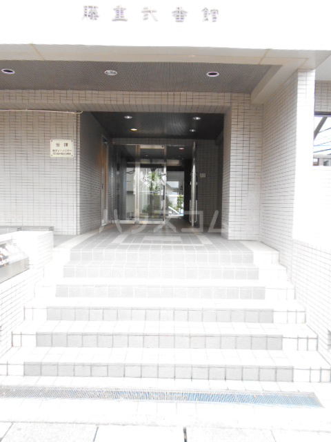 19/30 エントランス