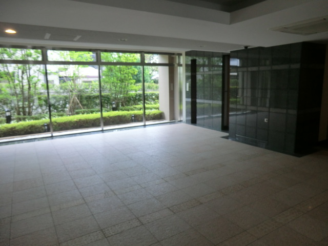 16/26 エントランス