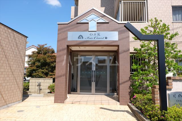 28/30 エントランス