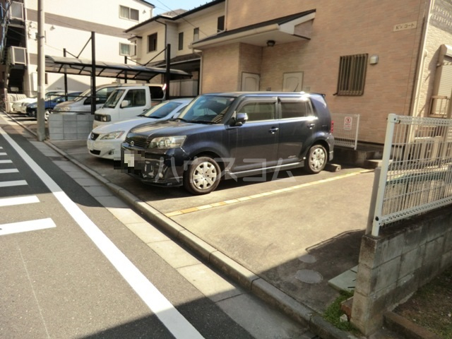 22/23 駐車場