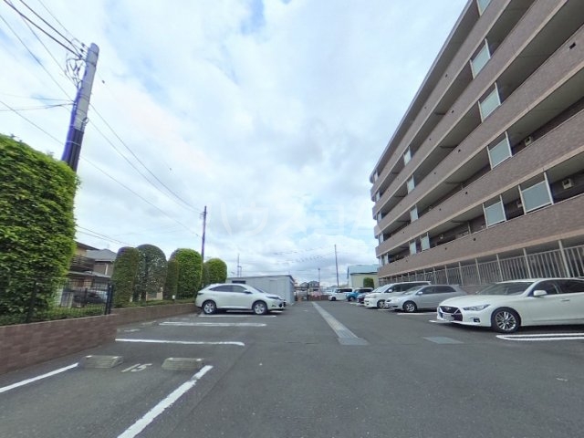 22/30 駐車場
