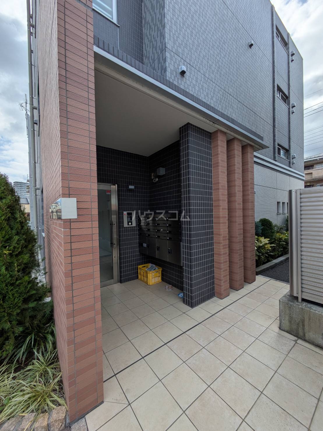 26/30 エントランス