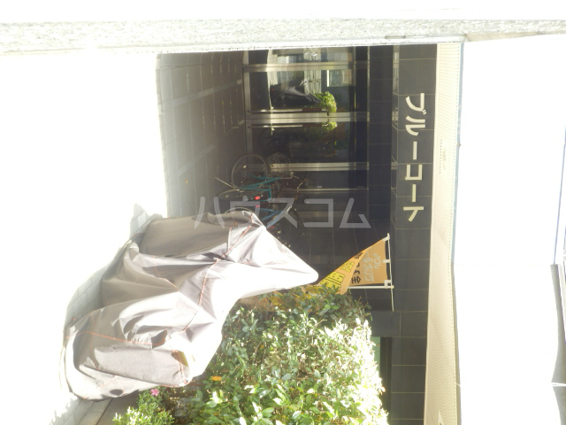 22/30 エントランス