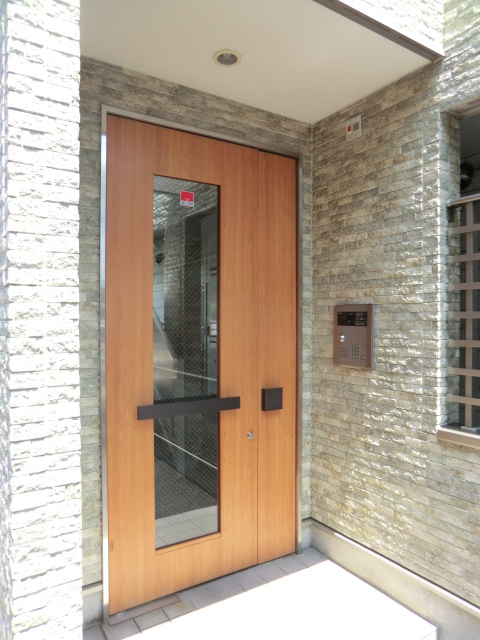 22/30 エントランス