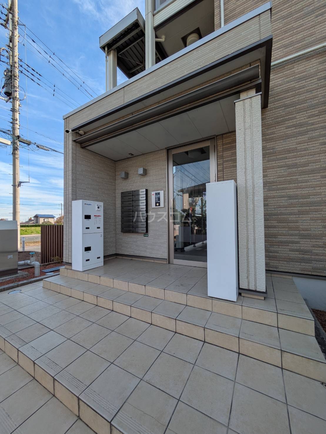 27/30 エントランス