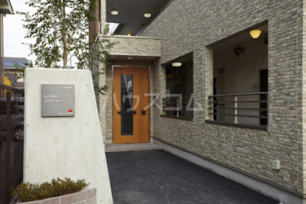 20/28 エントランス