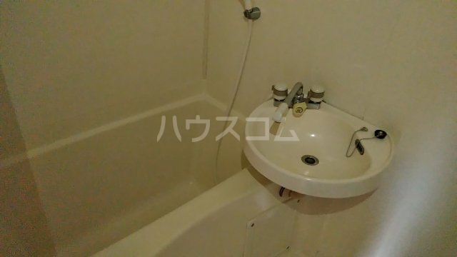 13/30 浴室