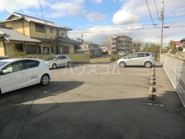 21/26 駐車場
