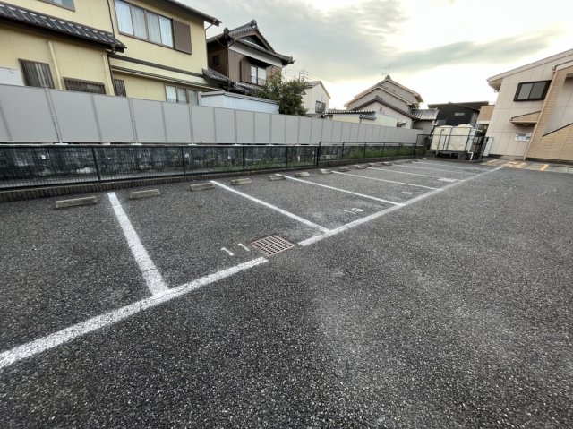 22/30 駐車場