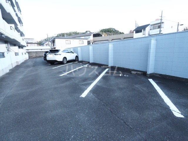 20/28 駐車場