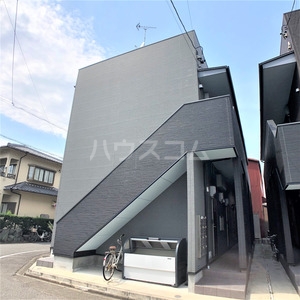 2/3 エントランス