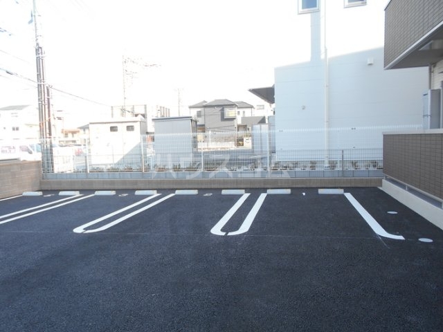 27/30 駐車場
