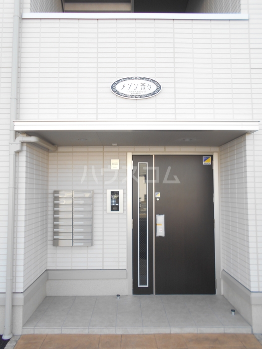 23/30 エントランス