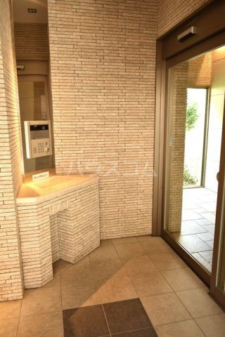 14/21 エントランス