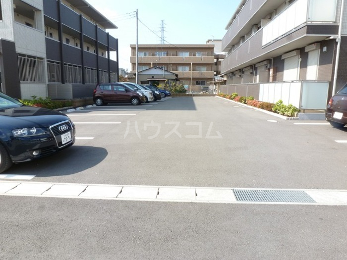 14/17 駐車場