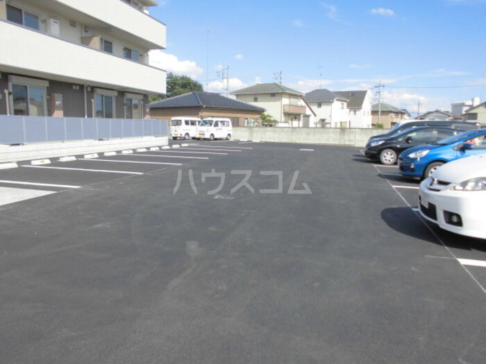 18/28 駐車場